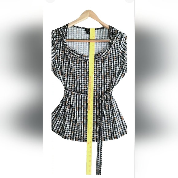 Women's Blouse Sz Med Belted Geometric Pattern East 5th Excellent Condition - Picture 2 of 5